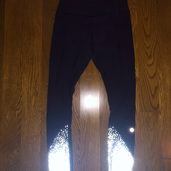 Purple Lululemon Reflective leggings - Picture 2 of 2